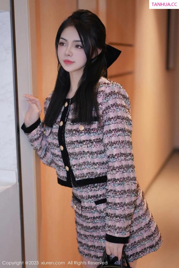   [XiuRen]高清写真图 2023.12.28 No.7877 媛宝儿boa 美腿清纯第2张图片